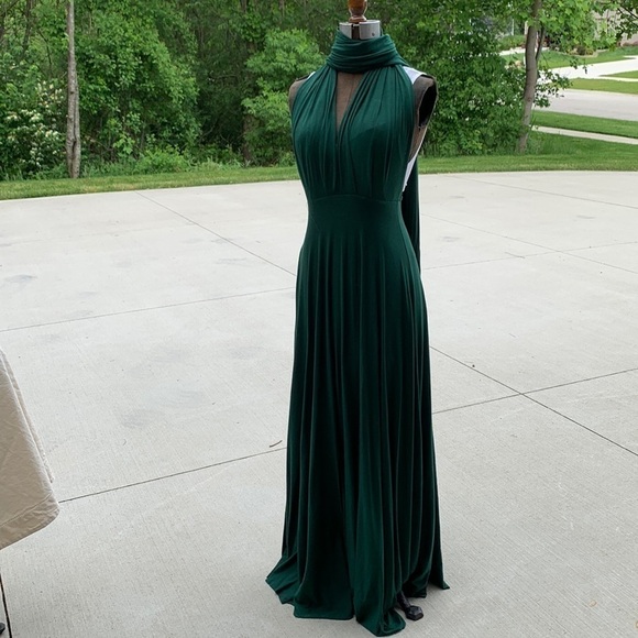 Lulu’s halter maxi formal gown for New Year’s Eve or garden party multiple use. - Picture 13 of 16